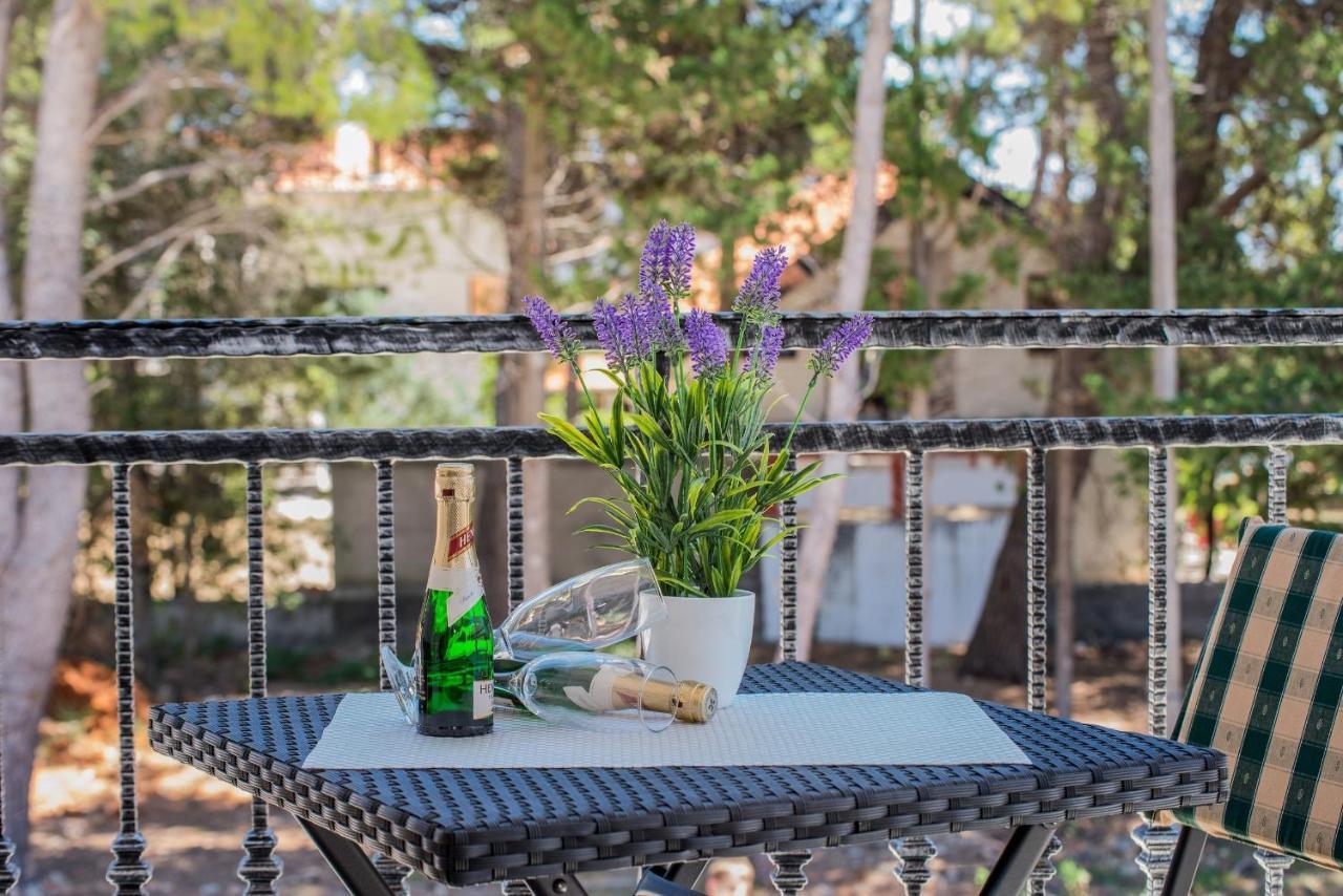 Apartments Djian วีร์ ภายนอก รูปภาพ